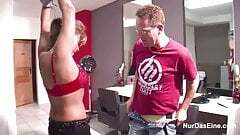 Deutscher Mama bumst Öffentlichkeit mit customer nachdem Hairdressing