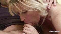 Step-Son probiert His Step-Mother zu vögeln when Dad nicht da