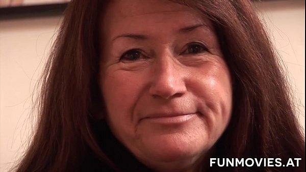 Deutsche Grossmutter bekommt einem riesigen Sexspielzeug