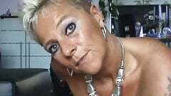 Deutscher erfahrene geile Frau showing ihr Fickloch