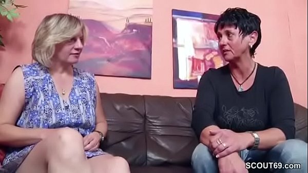 Sie bringt ihre Freundin mit damit ihr Mann bei