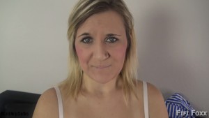 Stiefsohn schenkt Mutti Sexy Unterwäsche zum Geburtstag